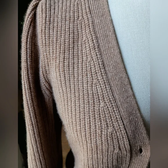 Reformation Fossi Cardigan - Picture 8 of 15